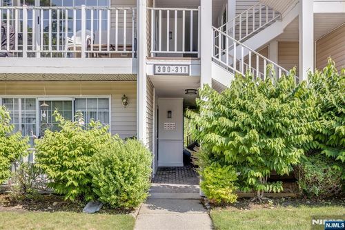 308 Linden St, Mahwah, NJ, 07430-2065 | Card Image