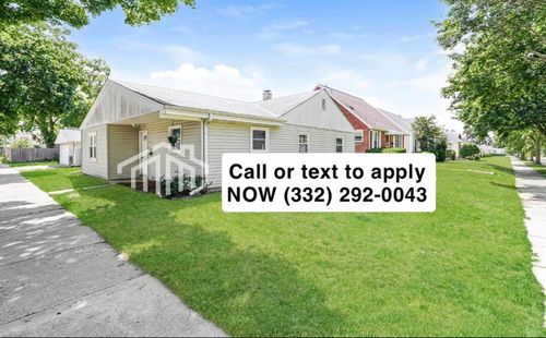 9530 W Townsend St, Milwaukee, WI, 53222-3547 | Card Image