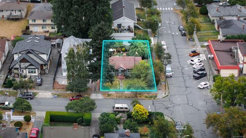 2547 Empire St, Victoria, BC, V8T3M5 | Card Image