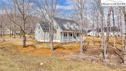 140 New Beginnings Dr, West Jefferson, NC, 28694-7506 | Card Image