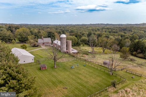 96 Stony Brook Rd, Hopewell, NJ, 08525-2710 | Card Image