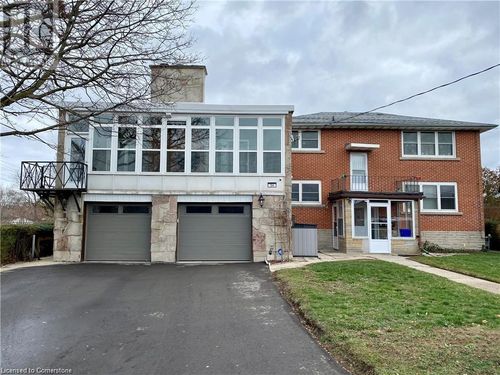 2-34 Burn Pl, Kitchener, ON, N2M1Y9 | Card Image