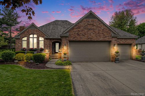 16480 Dusklight Dr, Fenton, MI, 48430-8953 | Card Image