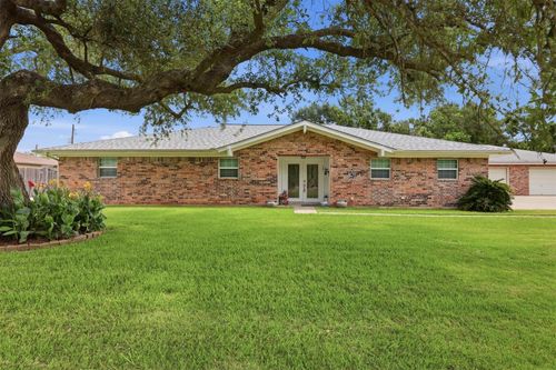 186 Poinsettia St, Bridge City, TX, 77611-2235 | Card Image