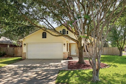 301 Nicole Way, Bastrop, TX, 78602-6629 | Card Image