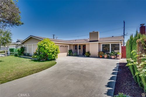 16582 Kettler Ln, Huntington Beach, CA, 92647-4329 | Card Image