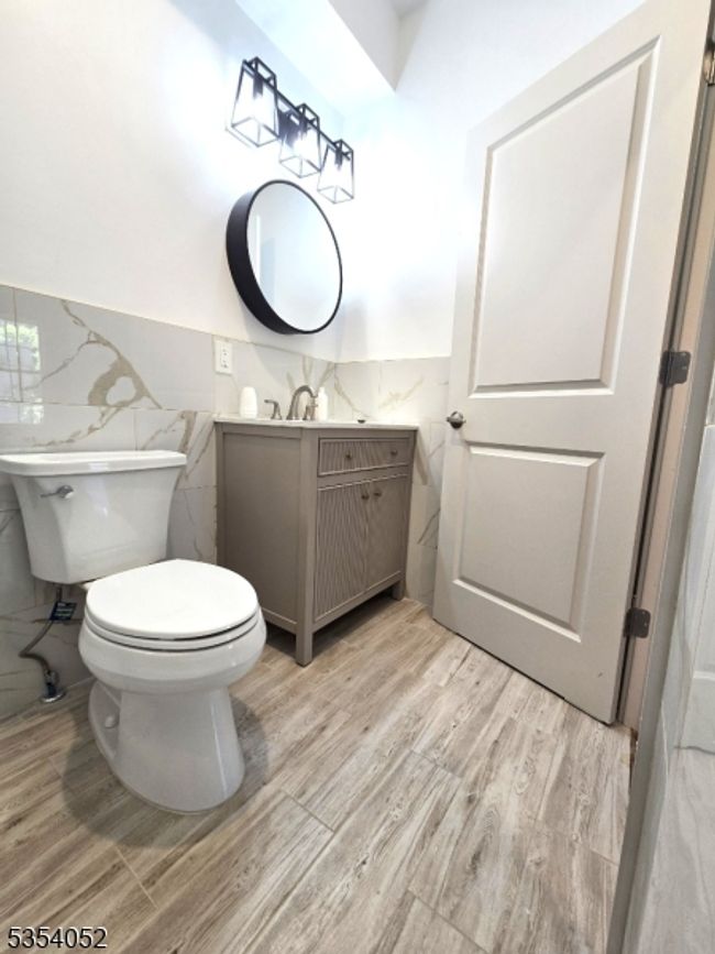 90 Seaview Ave, Home with 6 bedrooms, 4 bathrooms and null parking in Jersey City NJ | Image 14