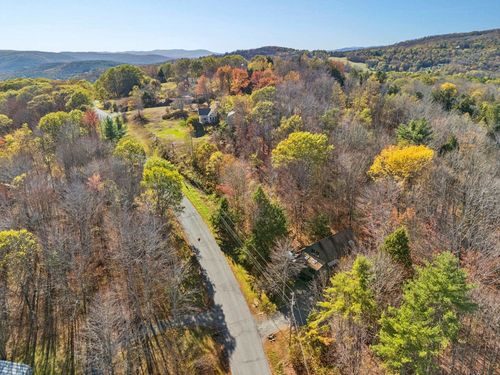 125 Redfield Proctor Rd, Quechee, VT, 05059-3087 | Card Image