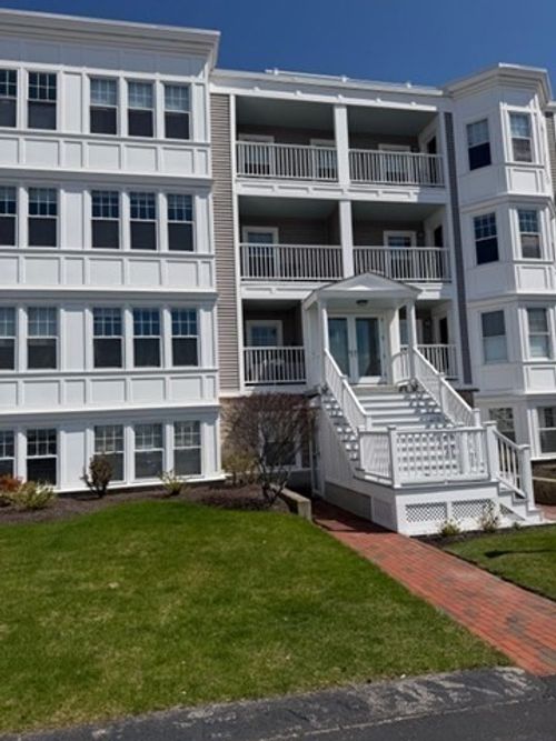 107-15 Park Ave., Hull, MA, 02045 | Card Image