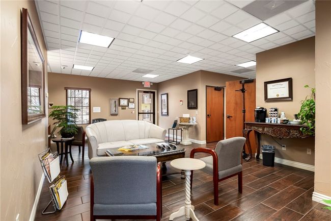 Downstairs waiting room | Image 9