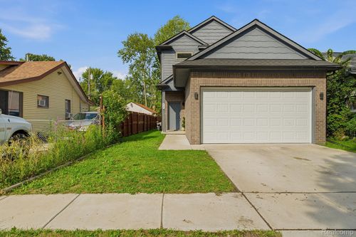 27827 Moran St, Harrison Twp, MI, 48045-2932 | Card Image