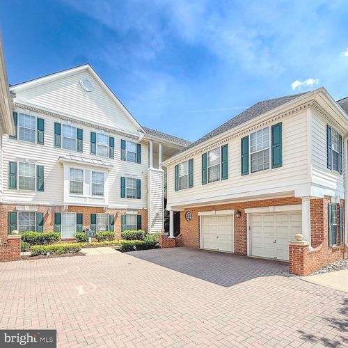 304-25340 Lake Mist Sq, CHANTILLY, VA, 20152-5352 | Card Image