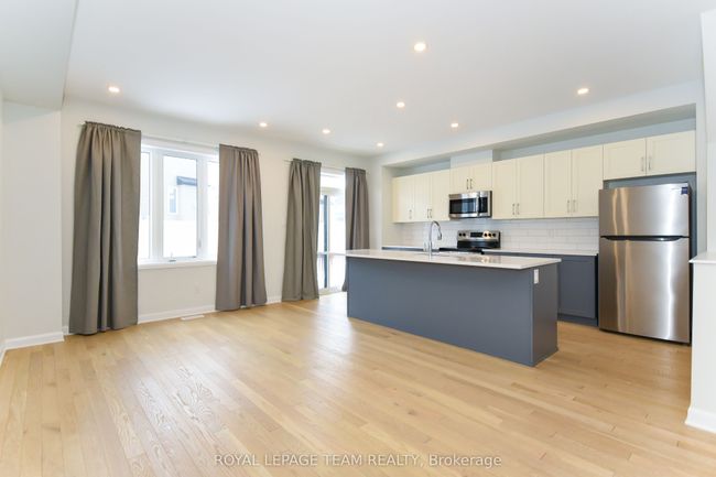 522 Branch St, House attached with 3 bedrooms, 3 bathrooms and 2 parking in Ottawa ON | Image 9