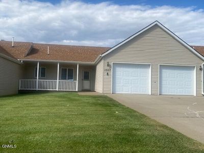 1307 2nd Avenue Nw, Condo with 2 bedrooms, 1 bathrooms and null parking in Beulah ND | Image 1