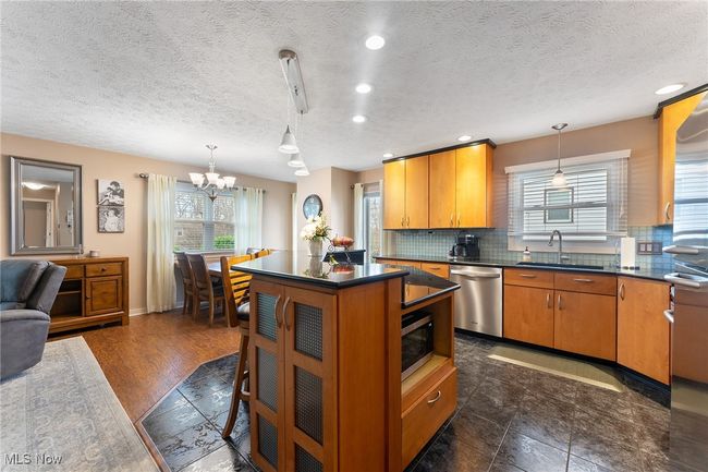 649 Wendemere Dr, House other with 4 bedrooms, 2 bathrooms and null parking in Hubbard OH | Image 8