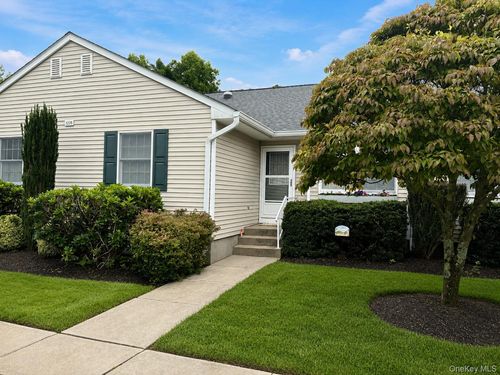 g25-1235 Calebs Way, Greenport, NY, 11944 | Card Image