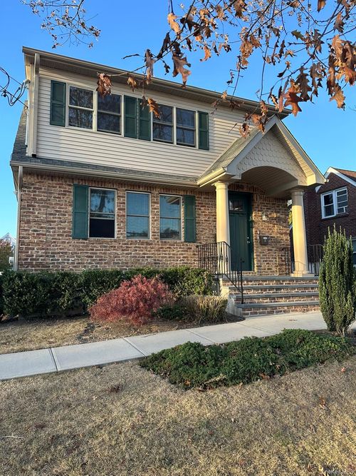 2nd-60 Arlington St, Mineola, NY, 11501-2002 | Card Image