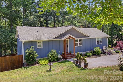 34 Aster Ridge Dr, Waynesville, NC, 28786-1030 | Card Image