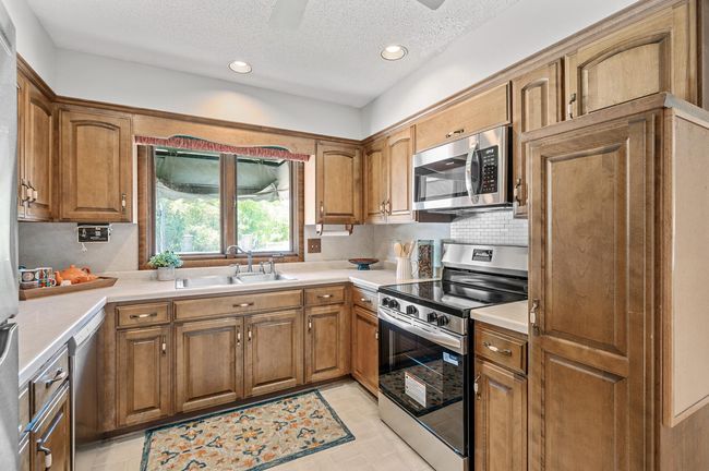 10701 Hopkins Rd, House other with 5 bedrooms, 5 bathrooms and null parking in Bloomington MN | Image 17