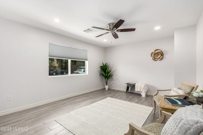 Living Room | Image 9