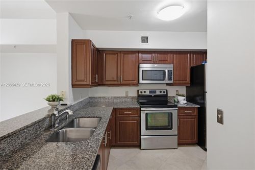 303-2451 Centergate Dr, Miramar, FL, 33025-7227 | Card Image