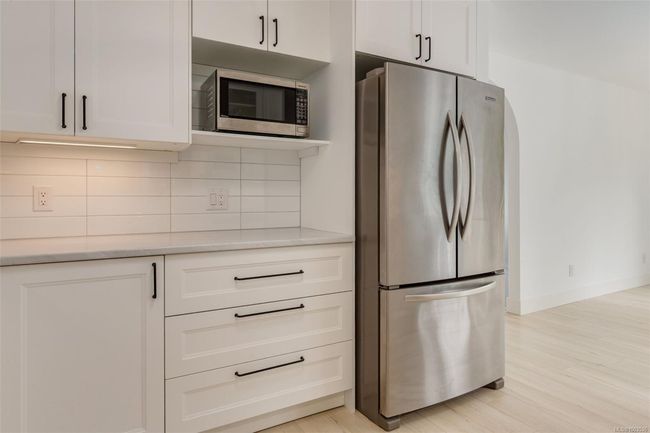 Beautiful kitchen with stainless steel appliances | Image 29
