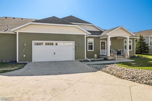 4970 Avery Ln S, Fargo, ND, 58104-8586 | Card Image