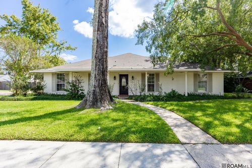 10726 Cal Rd, Baton Rouge, LA, 70809-2845 | Card Image