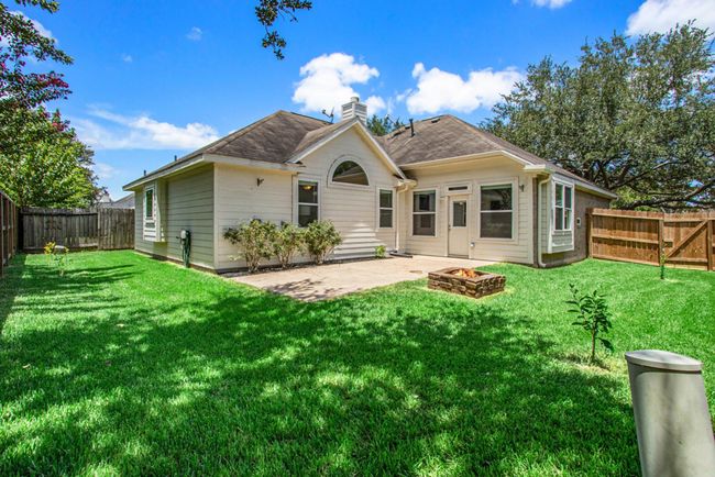 3702 Walden Dr, House other with 3 bedrooms, 2 bathrooms and 2 parking in Pearland TX | Image 23
