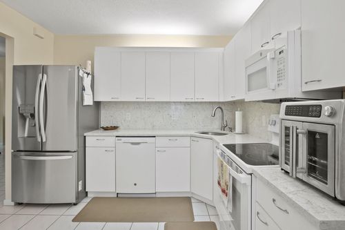 apt-362-4161 Coral Tree Cir, Coconut Creek, FL, 33073-4470 | Card Image