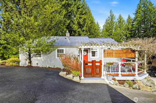 16714 Se Newport Way, Bellevue, WA, 98006-7144 | Card Image