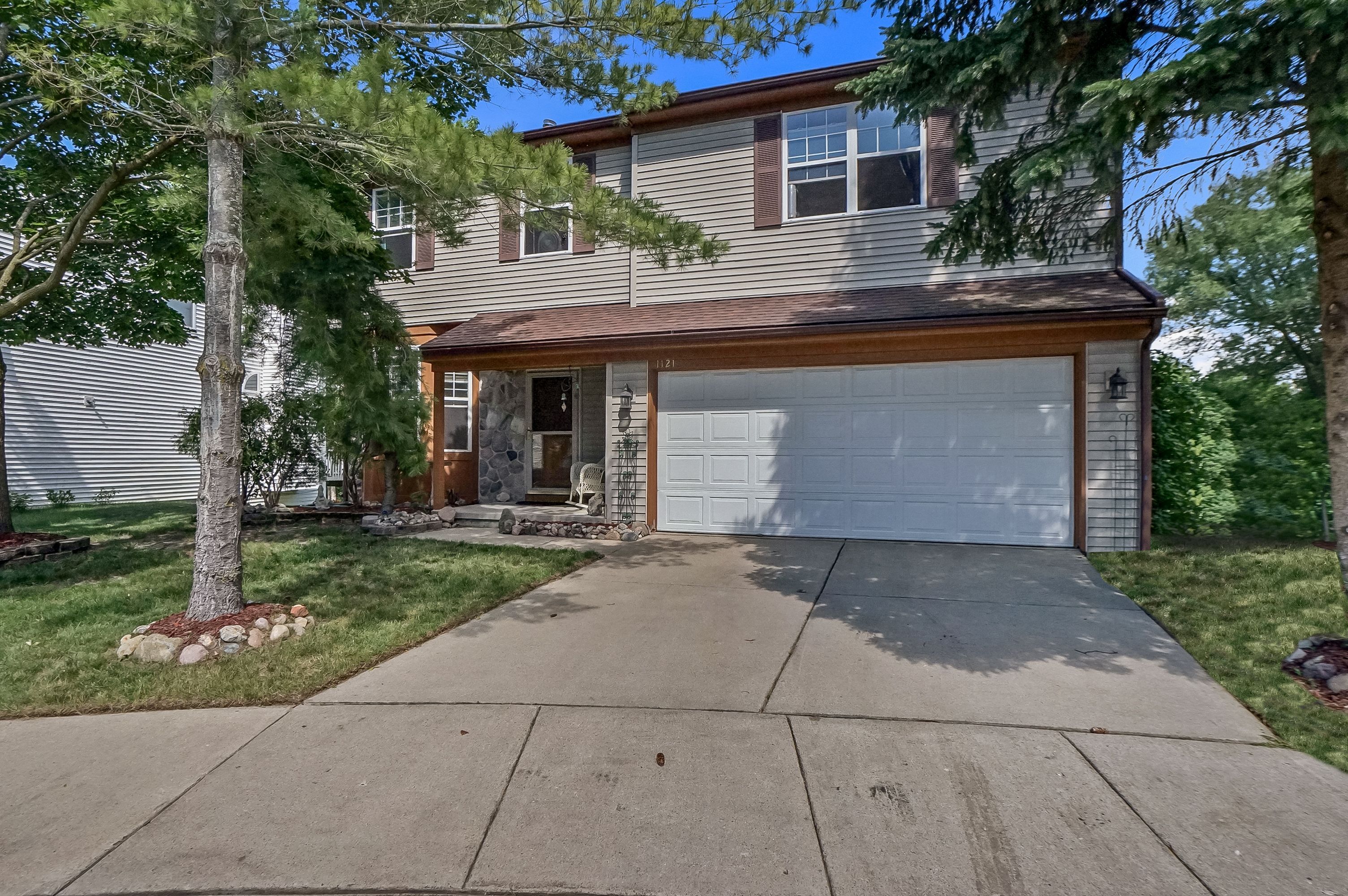 Princeton Dr, Waterford, MI 48327