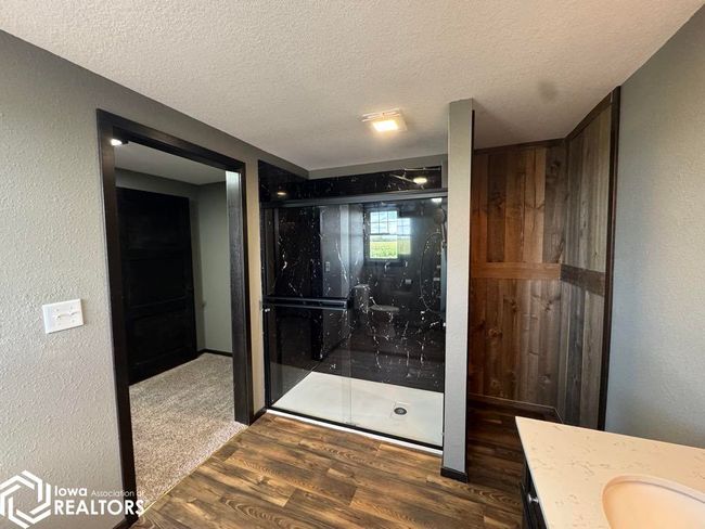 19229 Highway 5, Home with 4 bedrooms, 2 bathrooms and 2 parking in Centerville IA | Image 47