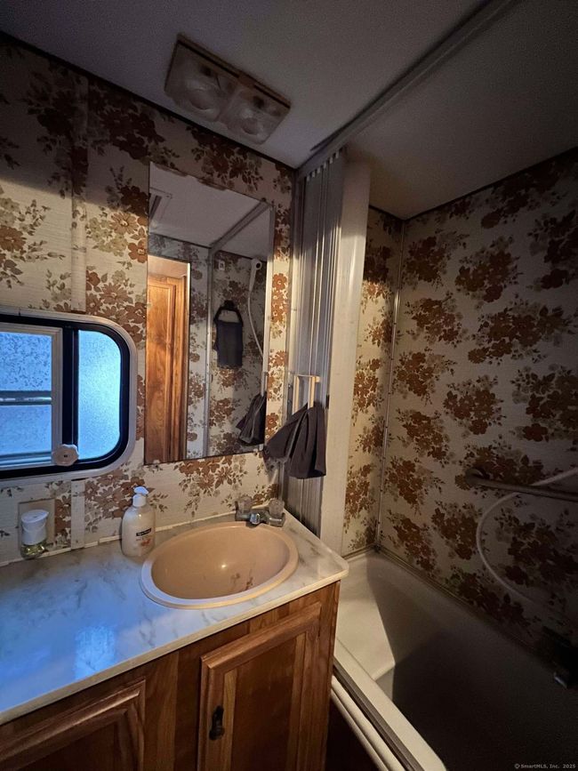 UNIT-42 - 25 Route 197, Home with 2 bedrooms, 1 bathrooms and 2 parking in Woodstock CT | Image 15