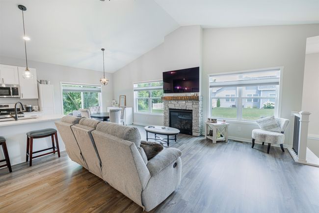 3184 S Bartells Dr, Condo with 2 bedrooms, 2 bathrooms and null parking in BELOIT WI | Image 6