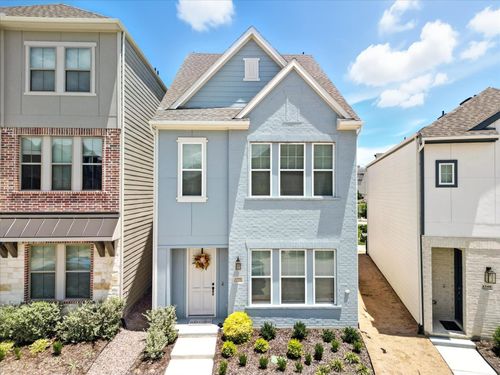 4352 Henderson Ave, North Richland Hills, TX, 76180-8001 | Card Image