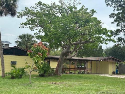 1651 Se 8th St, Stuart, FL, 34996-3226 | Card Image