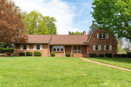 812 Meadowbrook Rd, WAYNESBORO, VA, 22980-3419 | Card Image