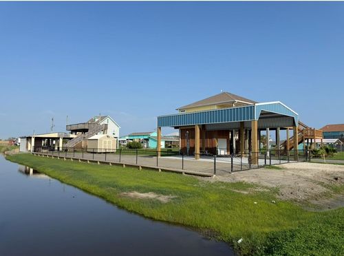 942 S Sage, Crystal Beach, TX, 77650 | Card Image