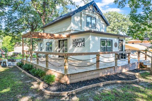1806 Chicago Ave, Spirit Lake, IA, 51360-1923 | Card Image
