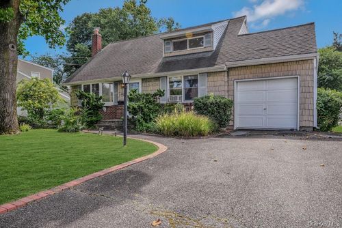 170 Wickfield Ln, North Babylon, NY, 11703-5306 | Card Image