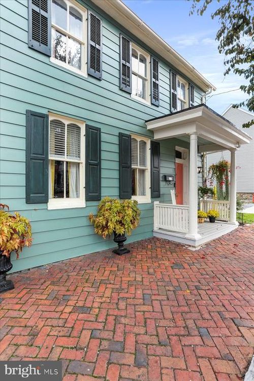 27 E Salisbury St, WILLIAMSPORT, MD, 21795-1111 | Card Image