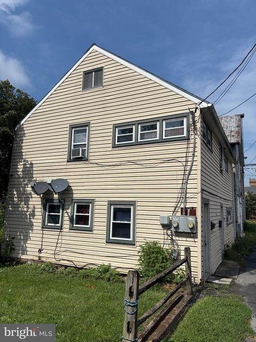 275 S Harrison Ave, CHAMBERSBURG, PA, 17201-2505 | Card Image