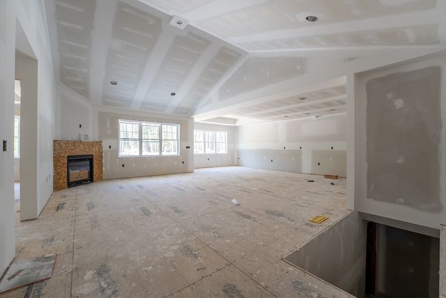 19 - 19 Nicole Cir, Condo with 2 bedrooms, 2 bathrooms and 2 parking in Southampton MA | Image 30