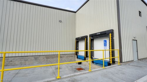 703 Woodlawn Ave, Cambridge, OH, 43725-2946 | Card Image