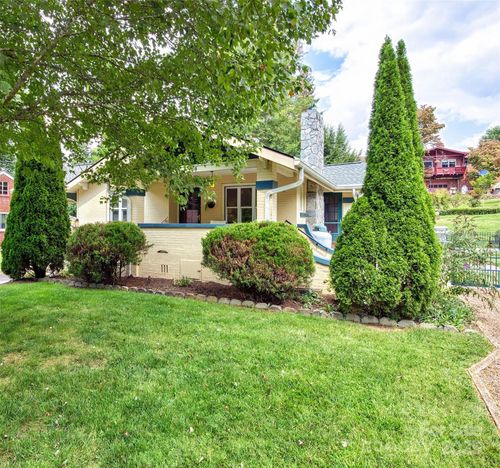 85 E Marshall St, Waynesville, NC, 28786-3512 | Card Image