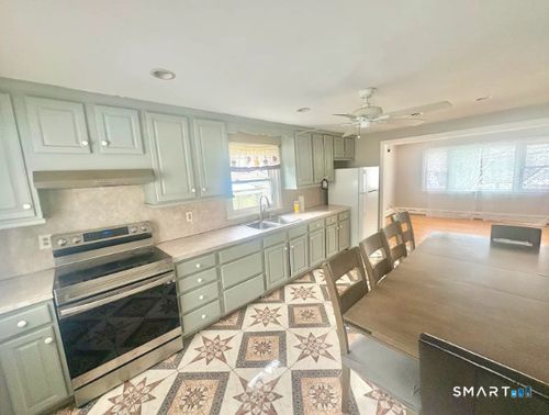 48 Gates Ave, Waterbury, CT, 06705-1535 | Card Image