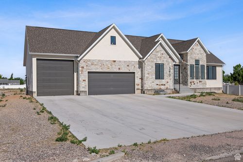 390 Manzanita Ave, Delta, UT, 84624-8802 | Card Image