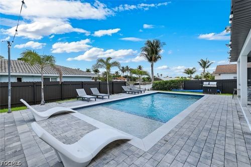 2419 Country Club Blvd, Cape Coral, FL, 33990-2585 | Card Image