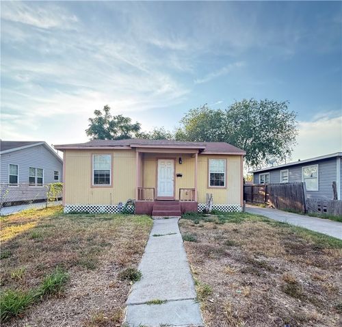 4705 Nesbitt Dr, Corpus Christi, TX, 78415-1719 | Card Image